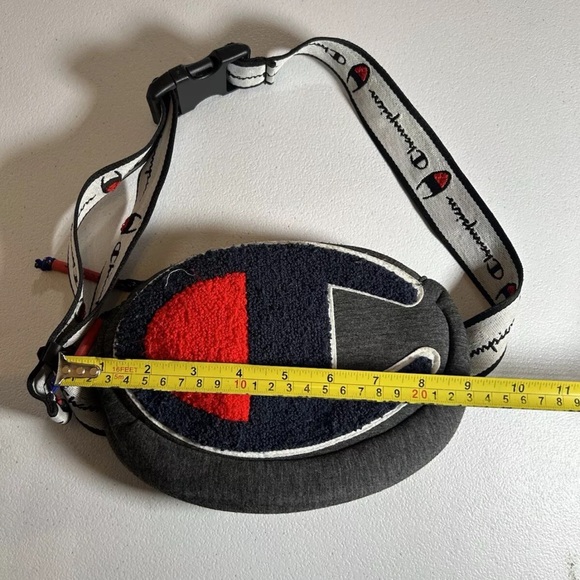 Champion Prime Waist Pack/Fanny Pack/mini sling bag, Gray Oversize Logo Unisex - Picture 10 of 13